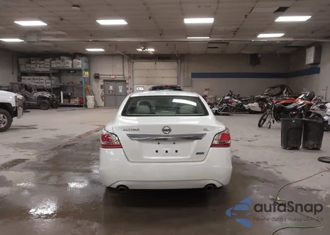 2013 Nissan Altima 2.5 Sl z USA, uszkodzony, nr VIN 1N4AL3AP7DC916970